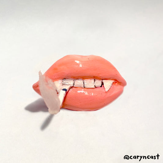 Pearl Smoking Fangs Lips Magnet